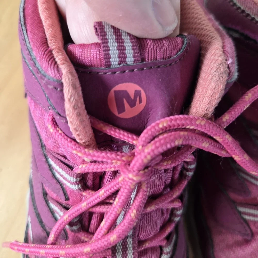 Merrell Pink Chameleon Mid Waterproof hiking boot waterproof‎ Kids Sz 3